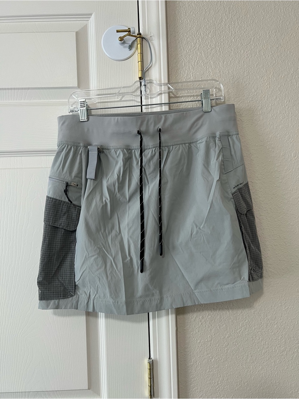 Lululemon Multi-Pocket Cargo High-Rise Hiking Skirt Seal Grey Size 12 W8AEHS